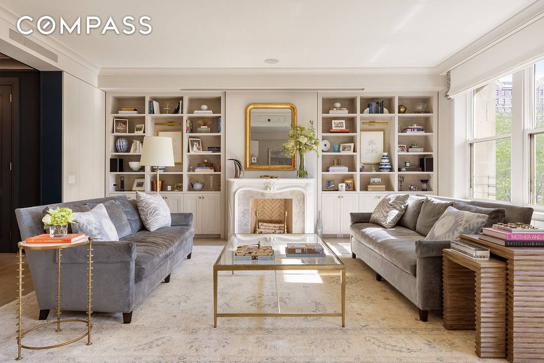 Apt 5B at The Orleans, is an oversized 4 bedroom, in the rare boutique condominium in the heart of the Upper West Side.