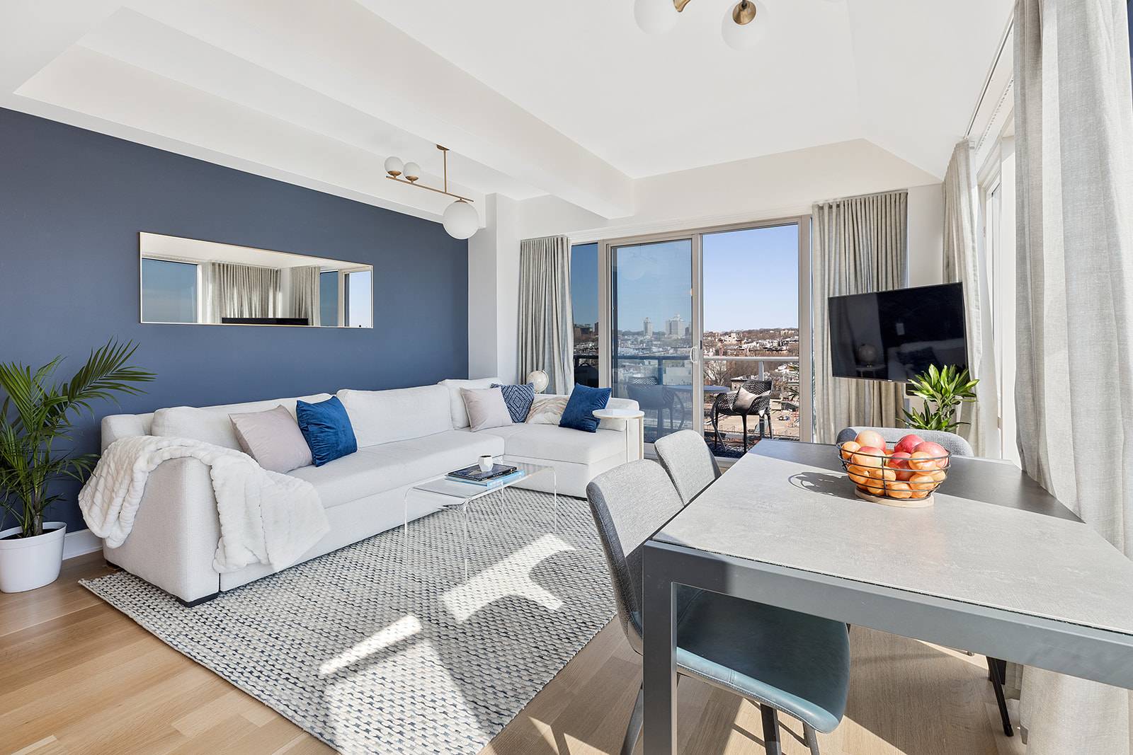 Spectacular penthouse views !