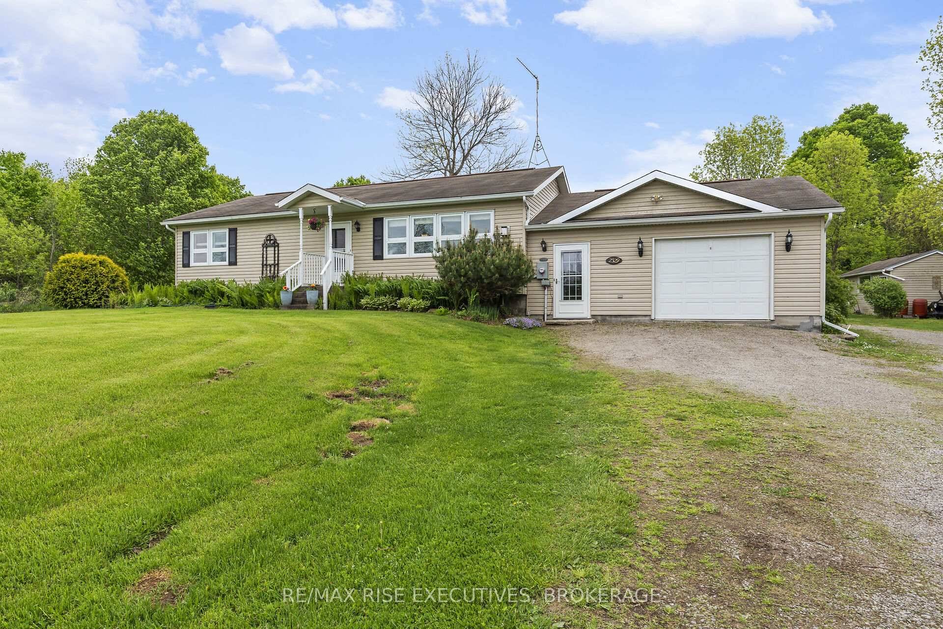 MOTIVATED ! ! This is the gem you've been looking for if you are into space, peace, and self sufficiency in an amazing rural community just a 5 minute drive ...
