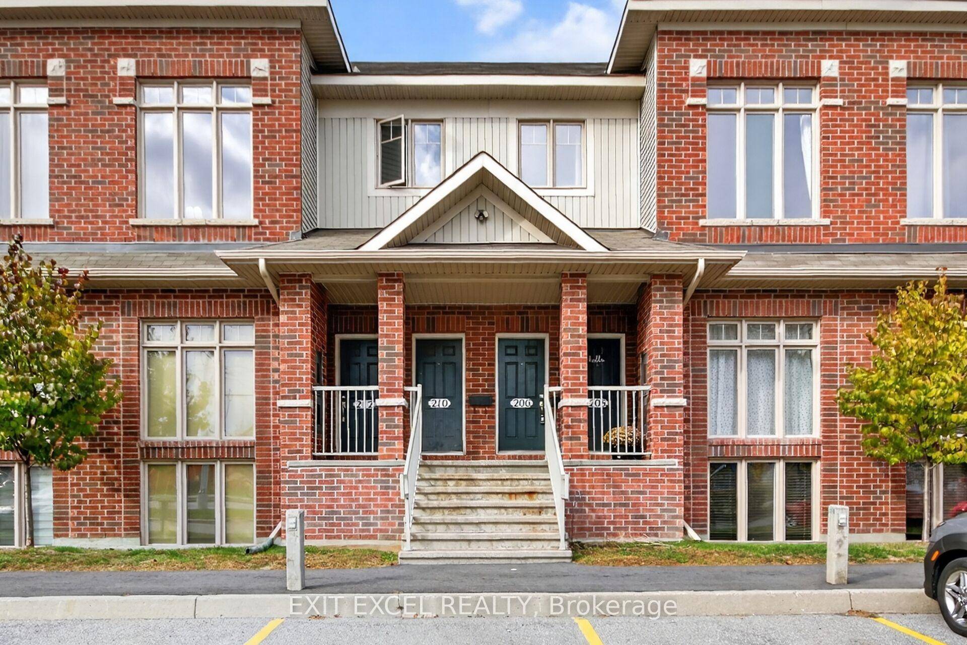 This bright and spacious 2 bedroom loft, 1.