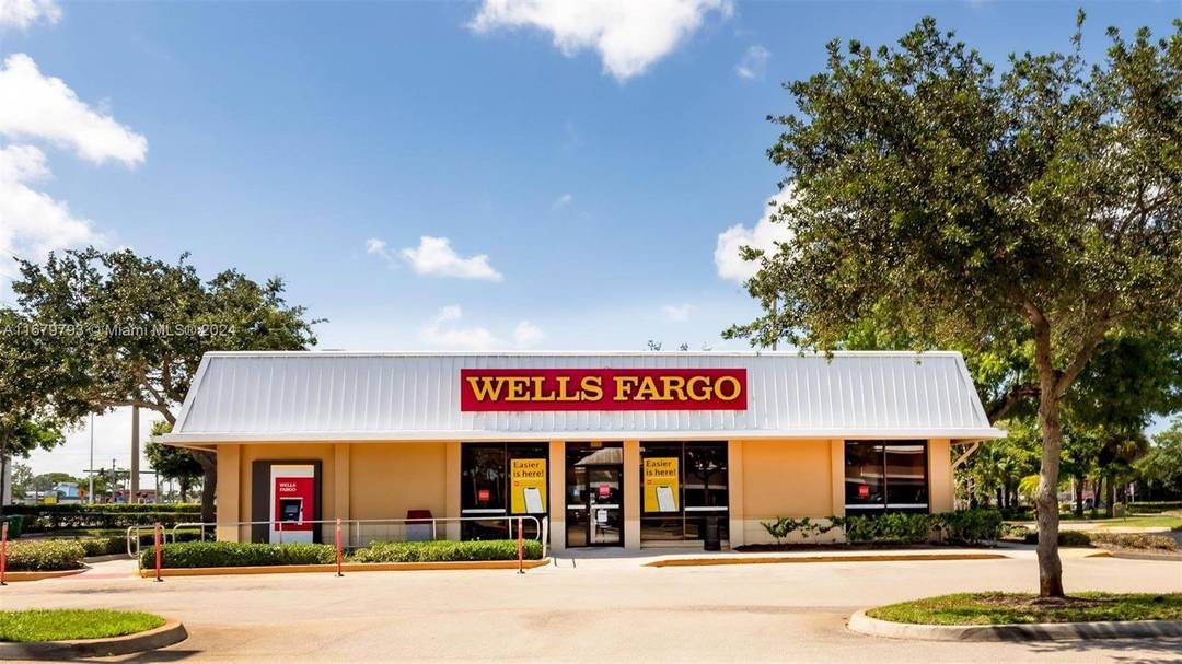 is pleased to present the opportunity to acquire a corporately guaranteed, NNN Wells Fargo ground lease.