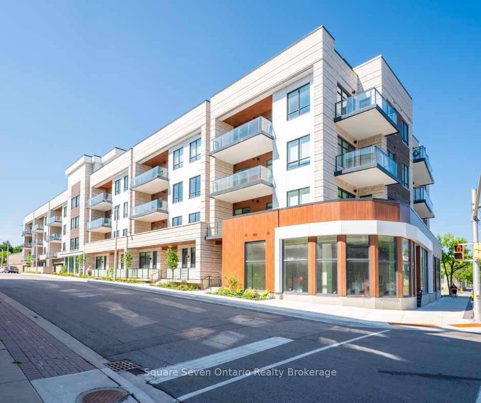 Rare blend of location amp ; luxury and an ideal lifestyle awaits at the Berkshire Residences with Lake Ontario, Beaches, Oakville Harbour amp ; vibrant downtown with restaurants, trendy shops ...