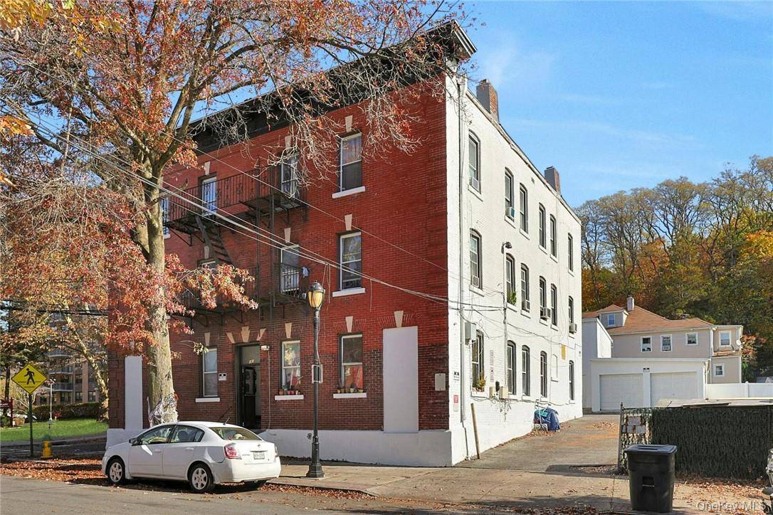 Prime 11 Unit Multi Family Investment Opportunity !