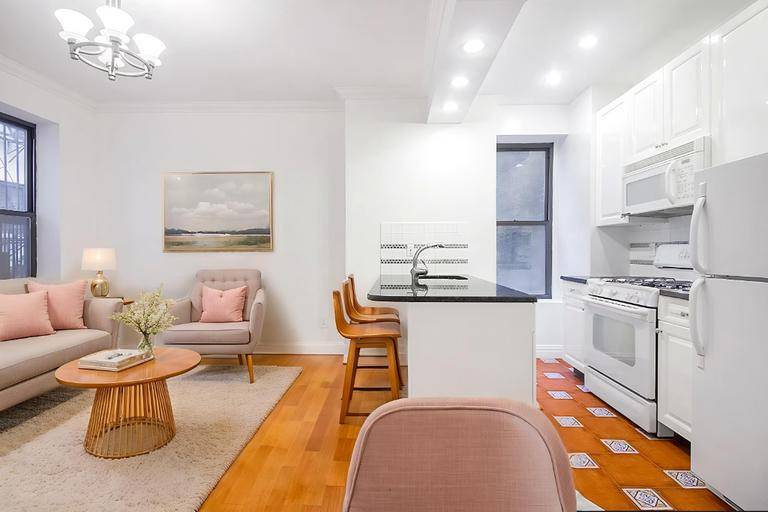 Two bedroom available for end of June !