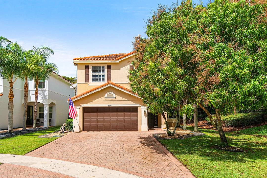 Spacious and beautifully updated 5 bedroom, 4 bath single family home located at the end of a quiet cul de sac in the sought after Canyon Trails community in Boynton ...