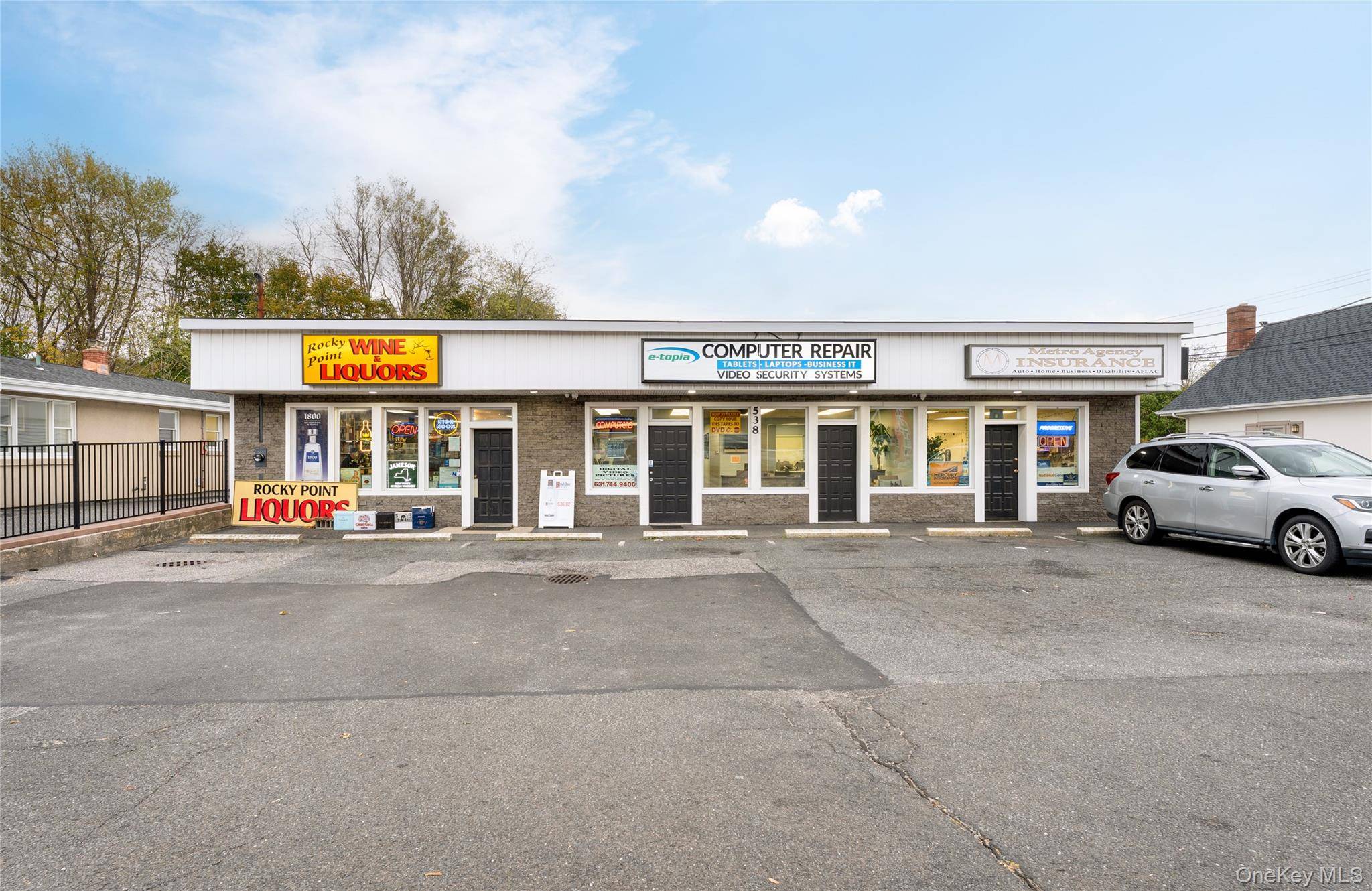 Built in 1963, this well maintained commercial property offers over 3580 sq.