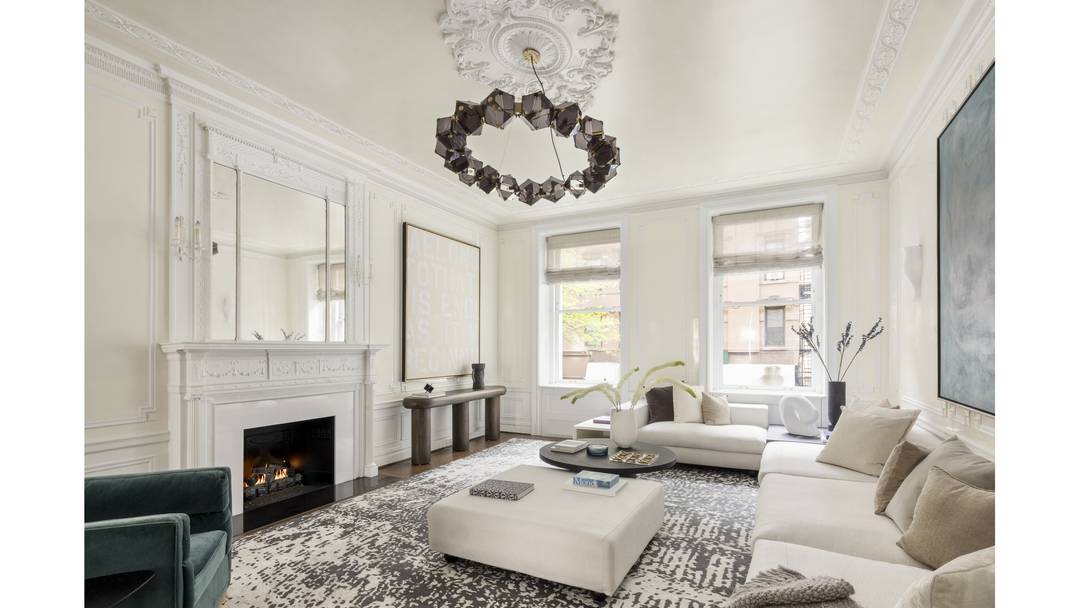 Fully renovated, 2C is situated within one of Manhattan's most coveted addresses, timeless elegance is fused with contemporary design to present a spectacular sprawling home with north and south exposures.