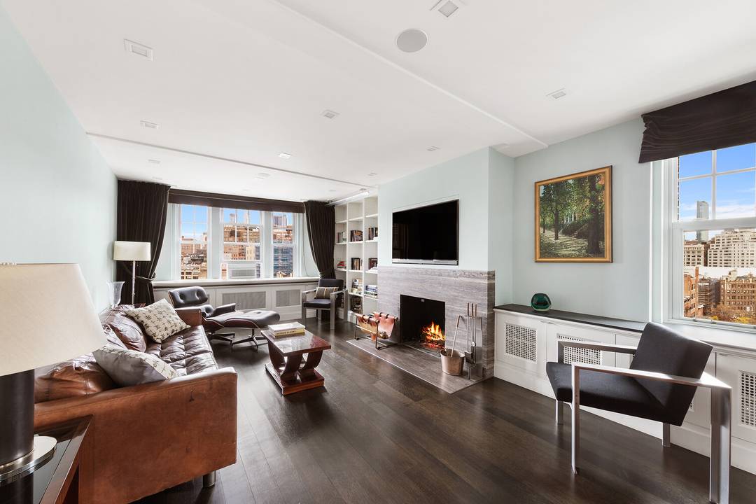 This splendid home is in the heart of the coveted historic neighborhood of the West Village at 302 West 12th Street.