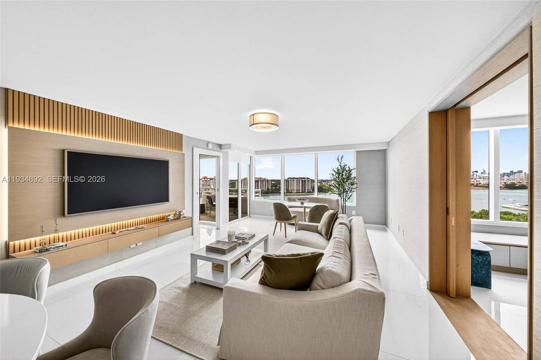 This beautifully renovated fully turn key 2 bedrooms apartment features a 600, 000 renovation.