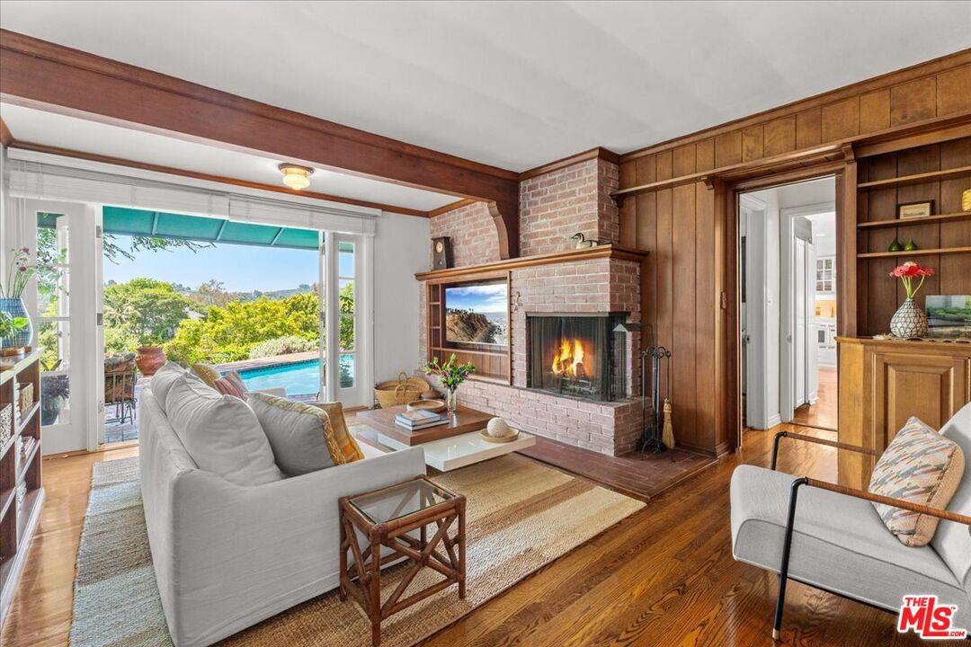 3314   Wonder View Dr 4BR Hollywood Hills East La