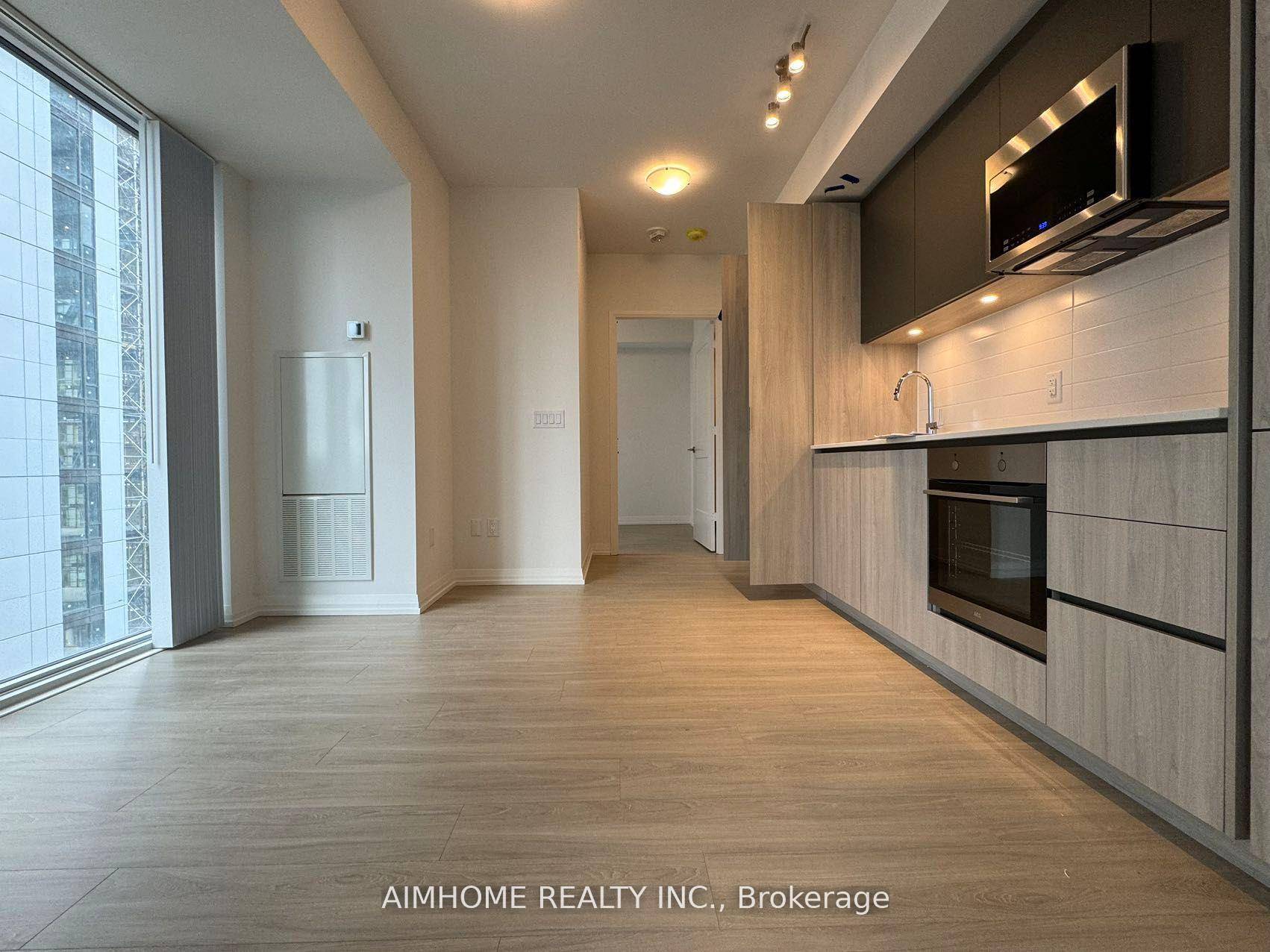 Stunning Brand New Luxury Condo in the Heart of Toronto's Entertainment District !