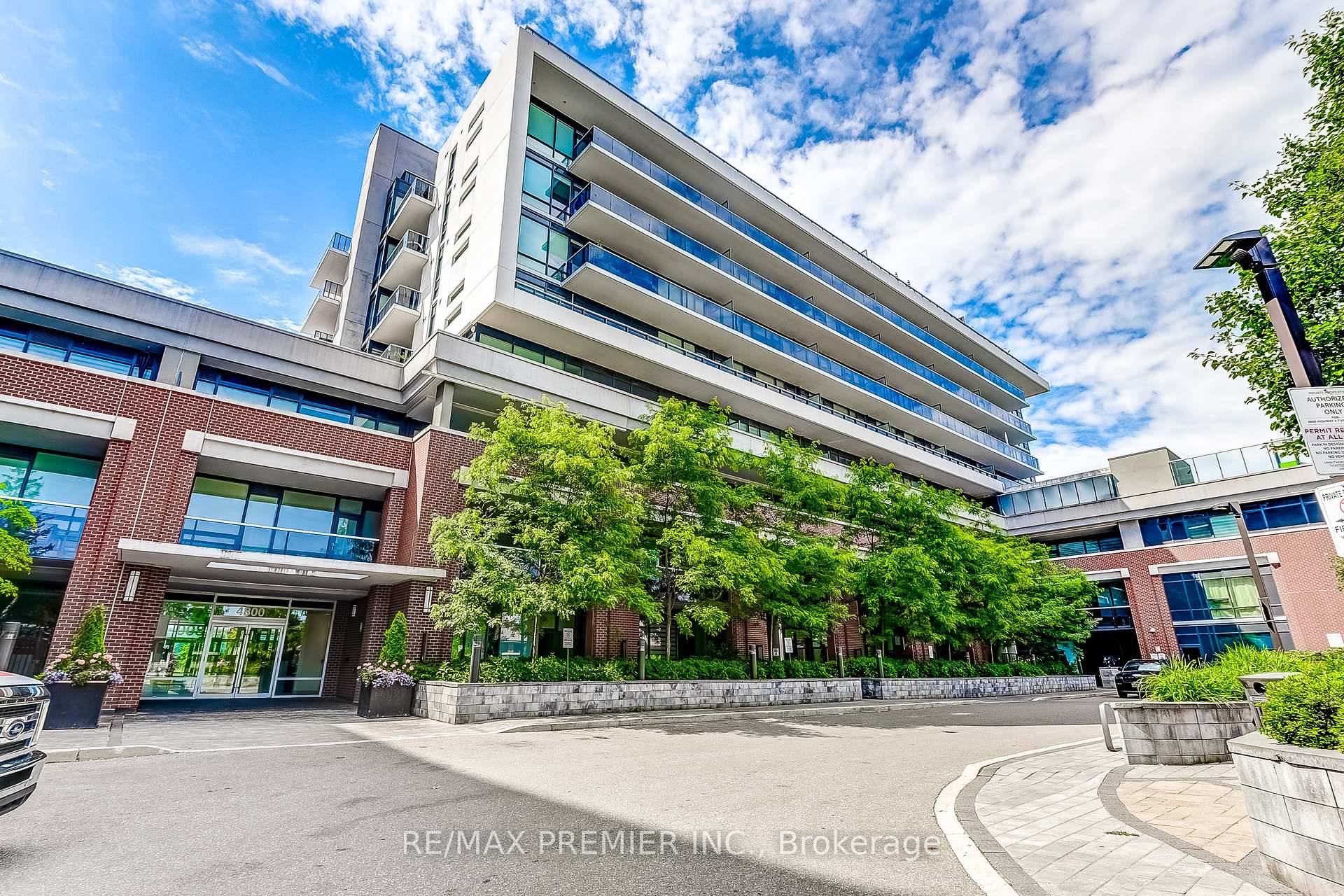 Bright and modern 2 bedroom, 2 bathroom condo located in a boutique style low rise building in the heart of Woodbridge.
