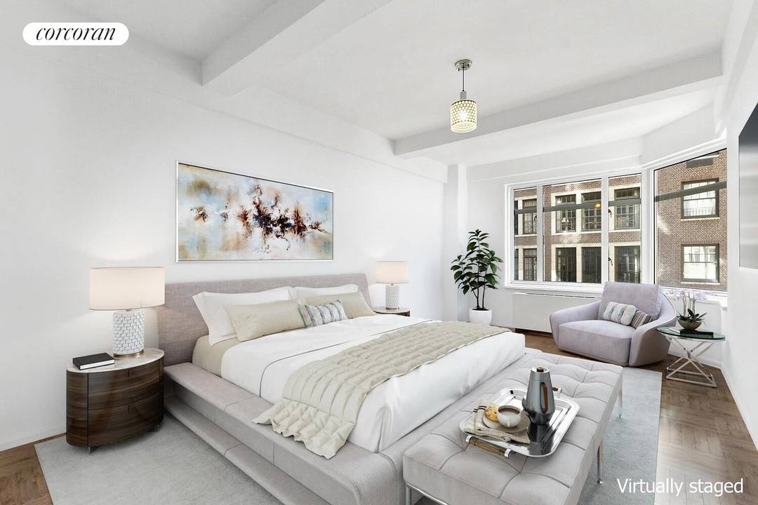 This generously proportioned 900 sq ft one bedroom enjoys a southern exposure over a tree lined street, with lovely side views of Park Avenue from its bay windows.