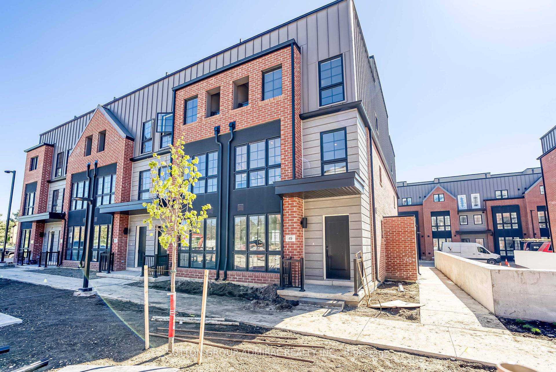 Rosepark Towns in the Heart of Thornhill Demand Centre amp ; Atkinson location.