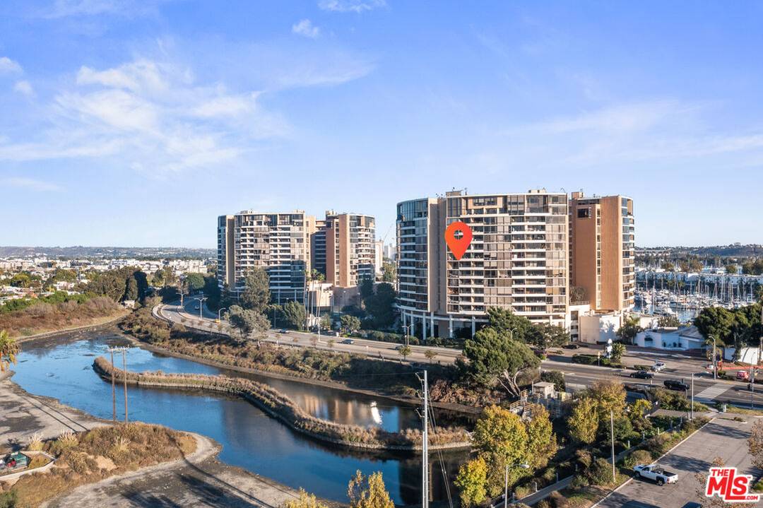 4265   Marina City Dr 3BR Marina Del Rey La