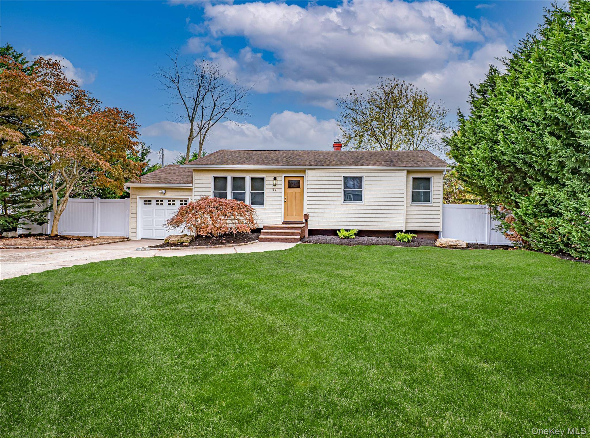 New Listing Alert West Sayville with Sayville Schools !