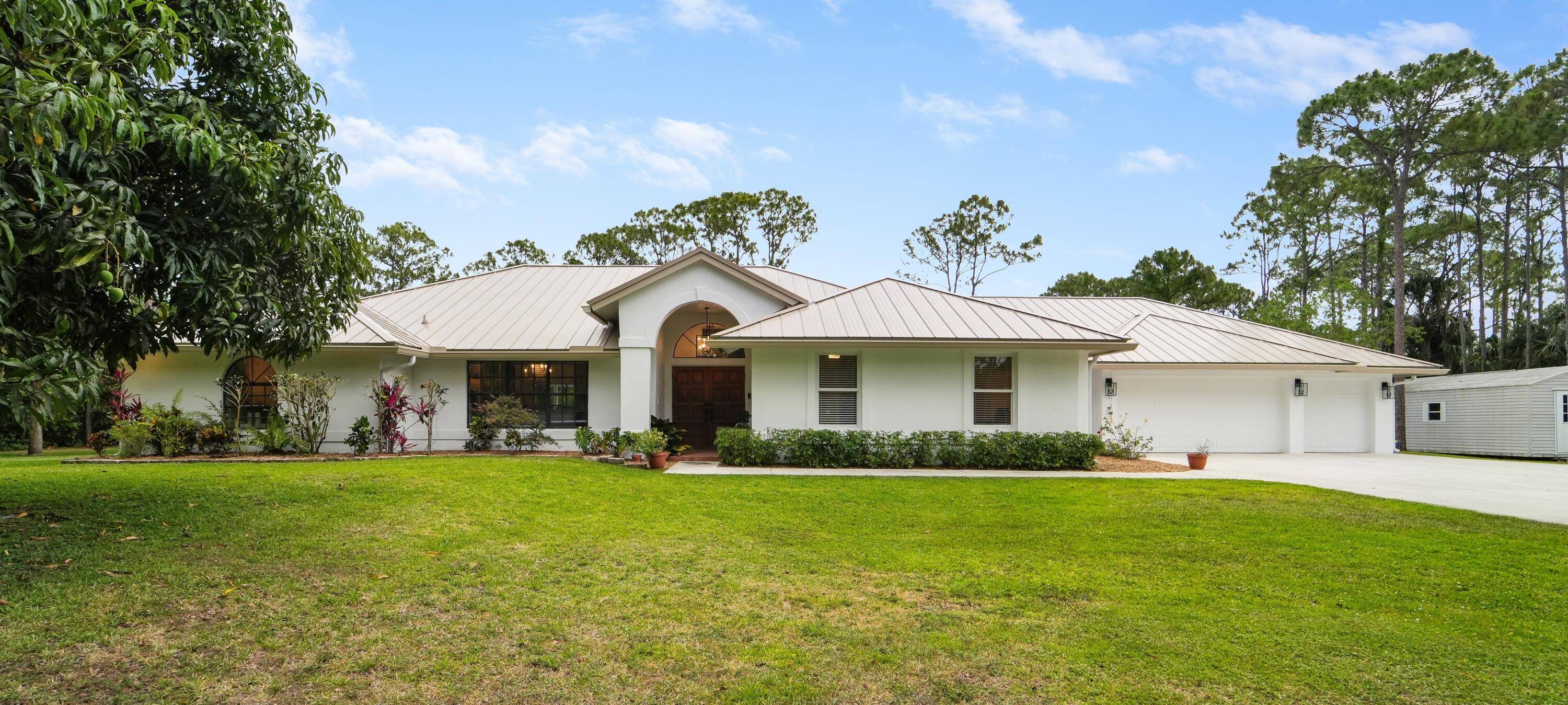Impeccably maintained 5BR 3.