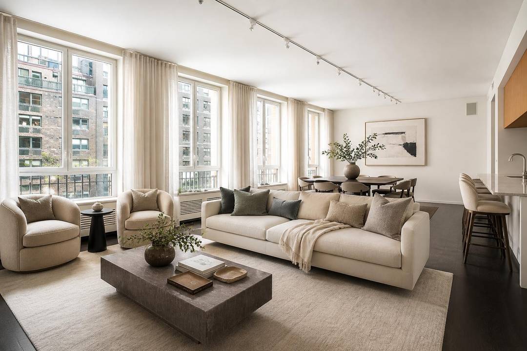 Welcome to Residence 11 at 330 East 72nd Street, a 3 bedroom, 3 bathroom full floor condominium spanning 2, 334 square feet on the eleventh floor.