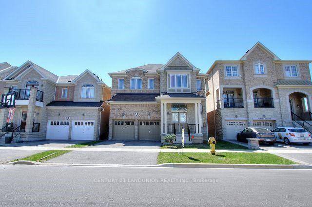 Gorgeous Twickenham Model Medallion Built Home W Approx 3, 000 Sq Ft Of Living Space !