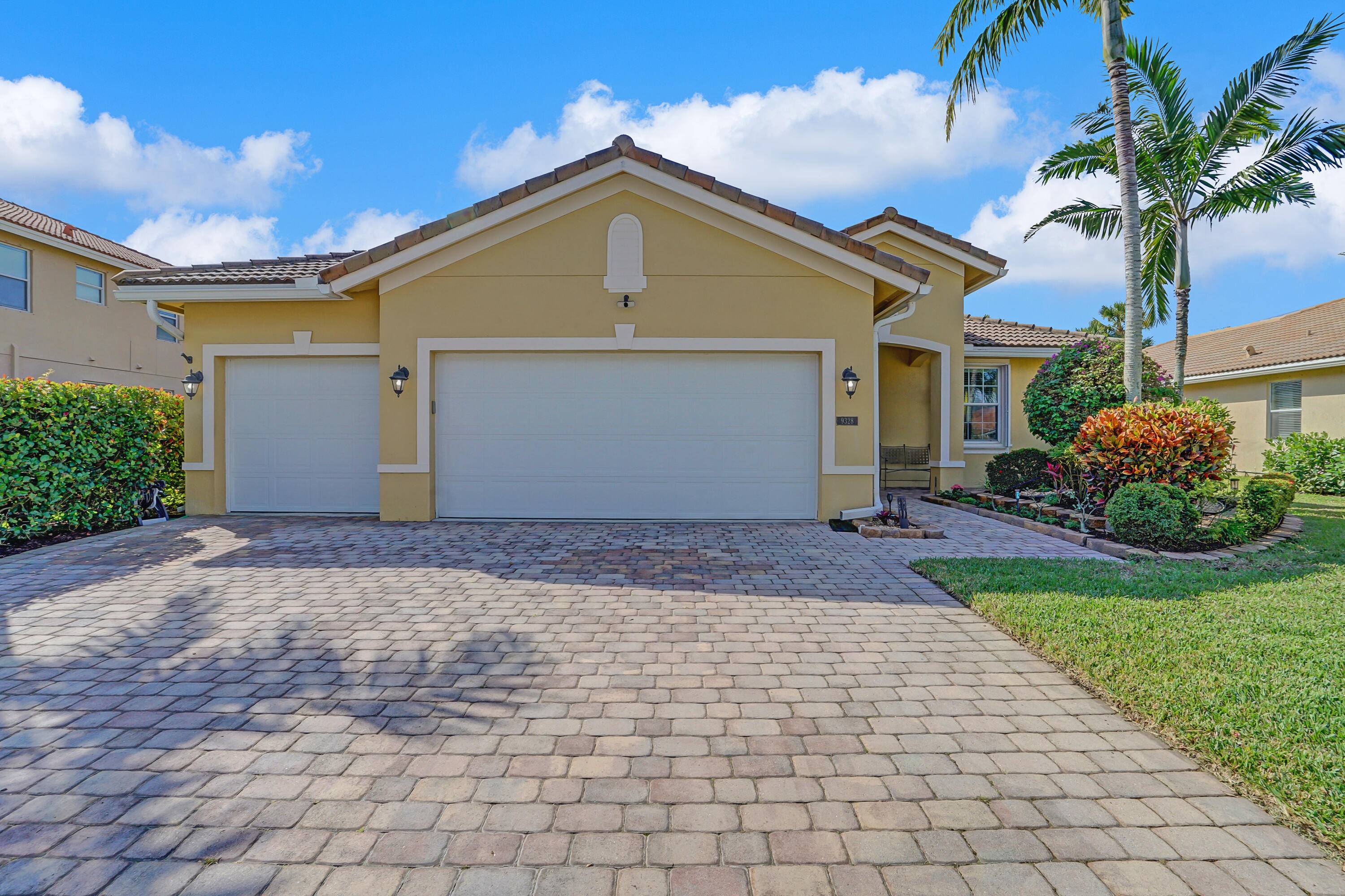 ''Spring'' into action and don't miss this opportunity to own this beautiful home in a great location !