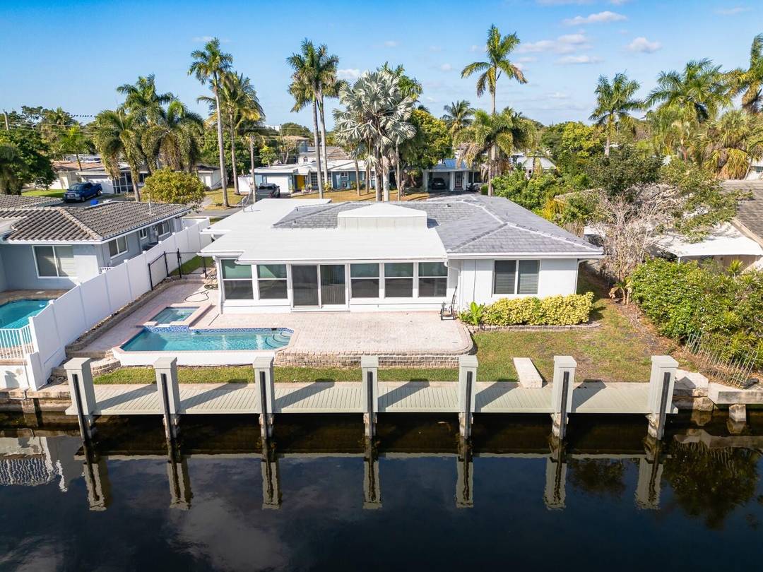 Awesome Cypress Harbor boaters dream home.