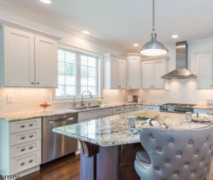 Impeccable Rental in the heart of Chatham Boro.