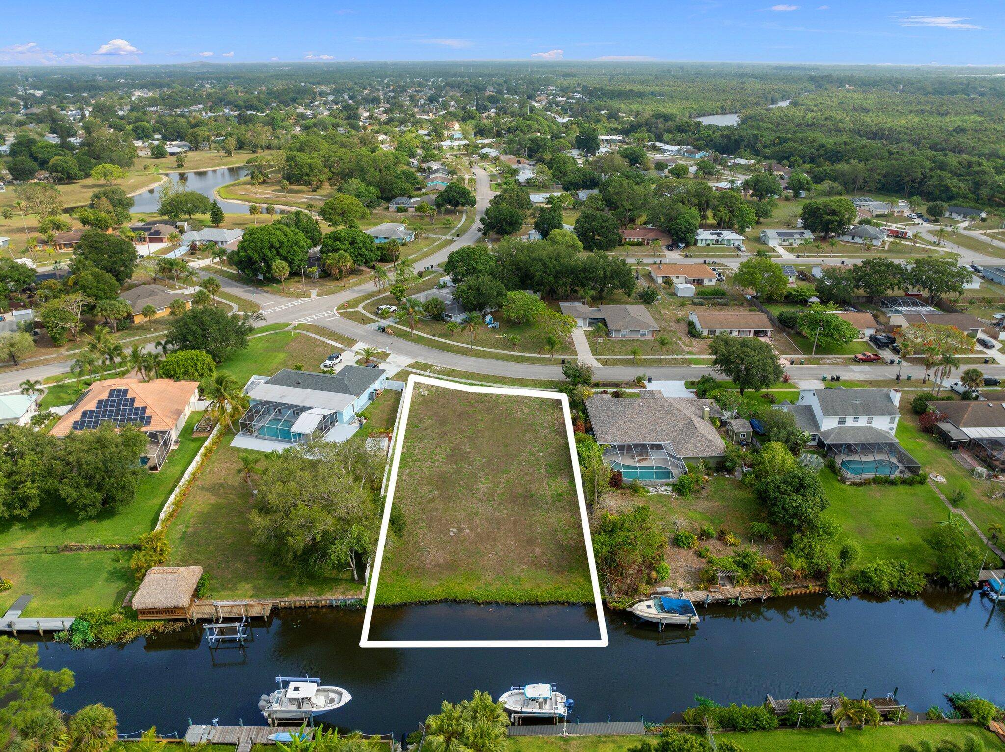 This is the PERFECT lot for your DREAM HOME !