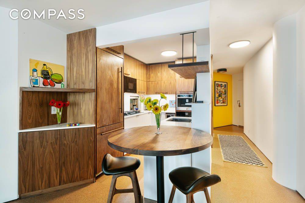 A turn key condo in TriBeCa s most convenient southern tip Greenwich between Warren amp ; Murray streets.