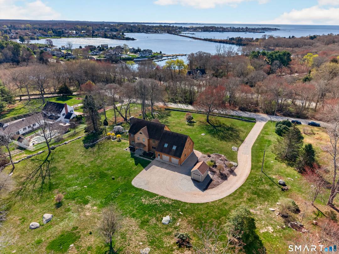 3 bedroom Colonial home with 2.