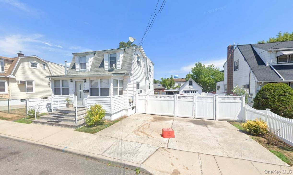 Excellent Single Family house located at the heart of Elmont, featuring 3 Bedrooms, 1 full Bathroom, and closets on the 2nd fl, Livingroom, Formal Dining, Kitchen and a half Bath ...