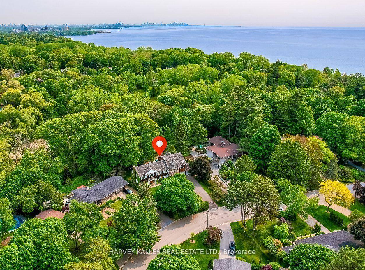 Prestigious Rattray Marsh, Multi Generational Home in Lorne Park School District, Ravine Lot, Pool, over 6, 000 Sq.