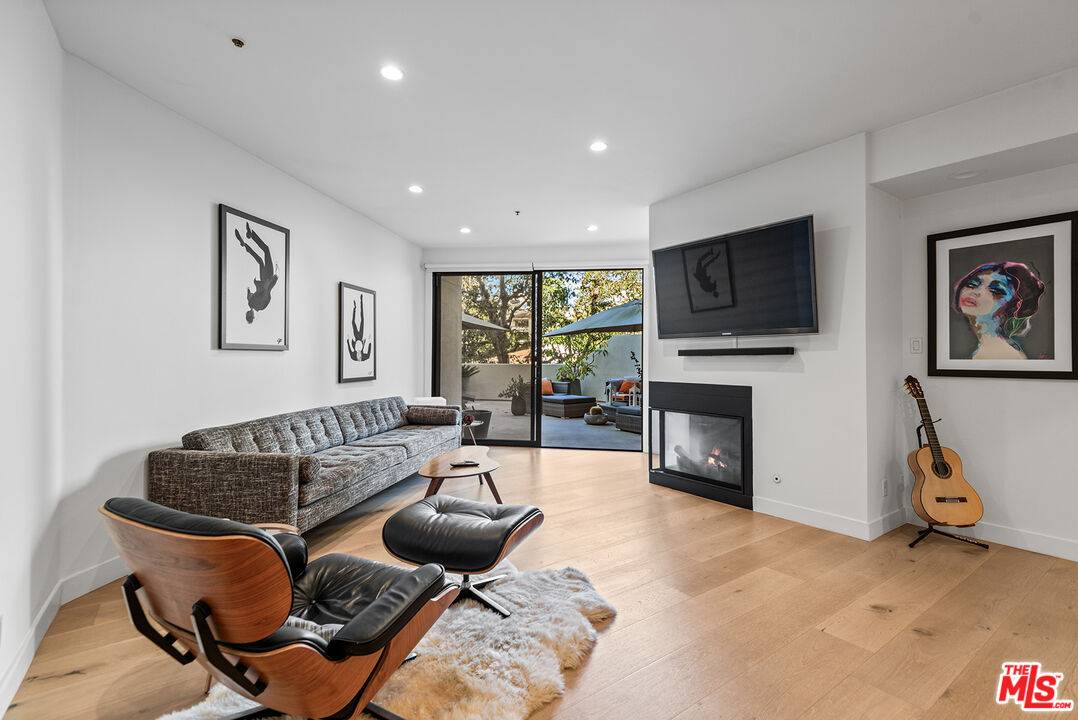 2102 Century Park Ln 2BR Beverlywood La