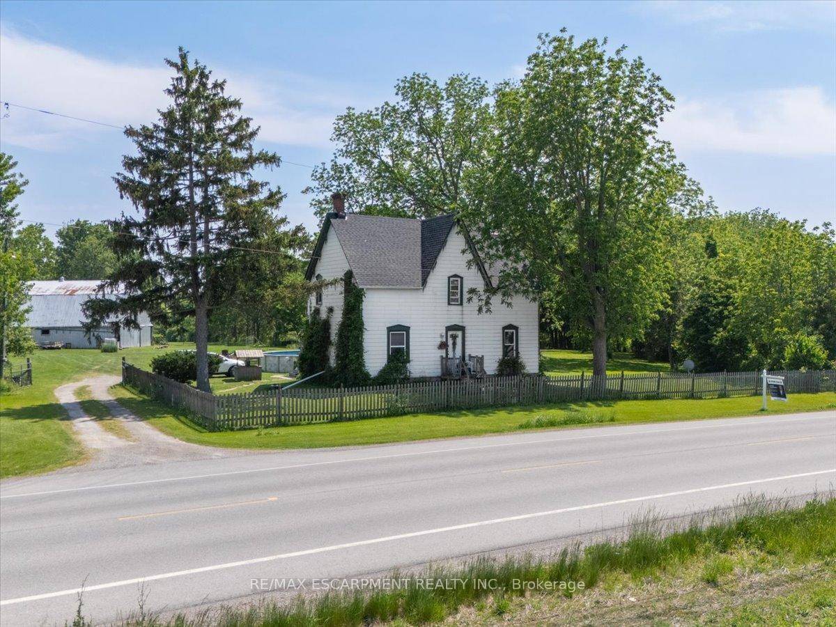 Welcome to 5914 Canborough Road, a serene rural retreat just outside Wellandport.