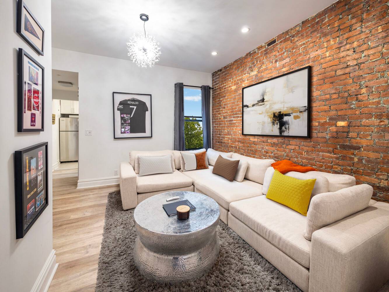 South Facing, Loft Like 1 Bedroom with Soaring Ceilings, Renovated Kitchen amp ; Bath in Prime Murray Hill Welcome to Apartment 1A at 133 East 30th Street a rare opportunity ...