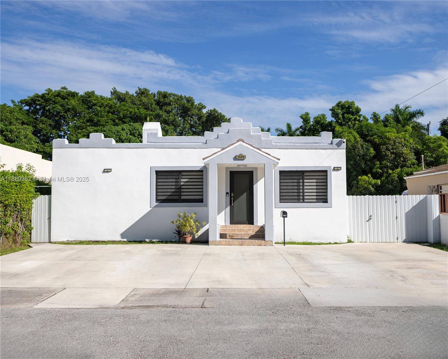 Excellent investment opportunity in the heart of Miami !