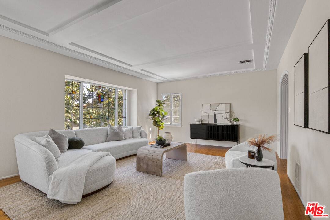 437 S Doheny Dr 6BR Beverly Grove La