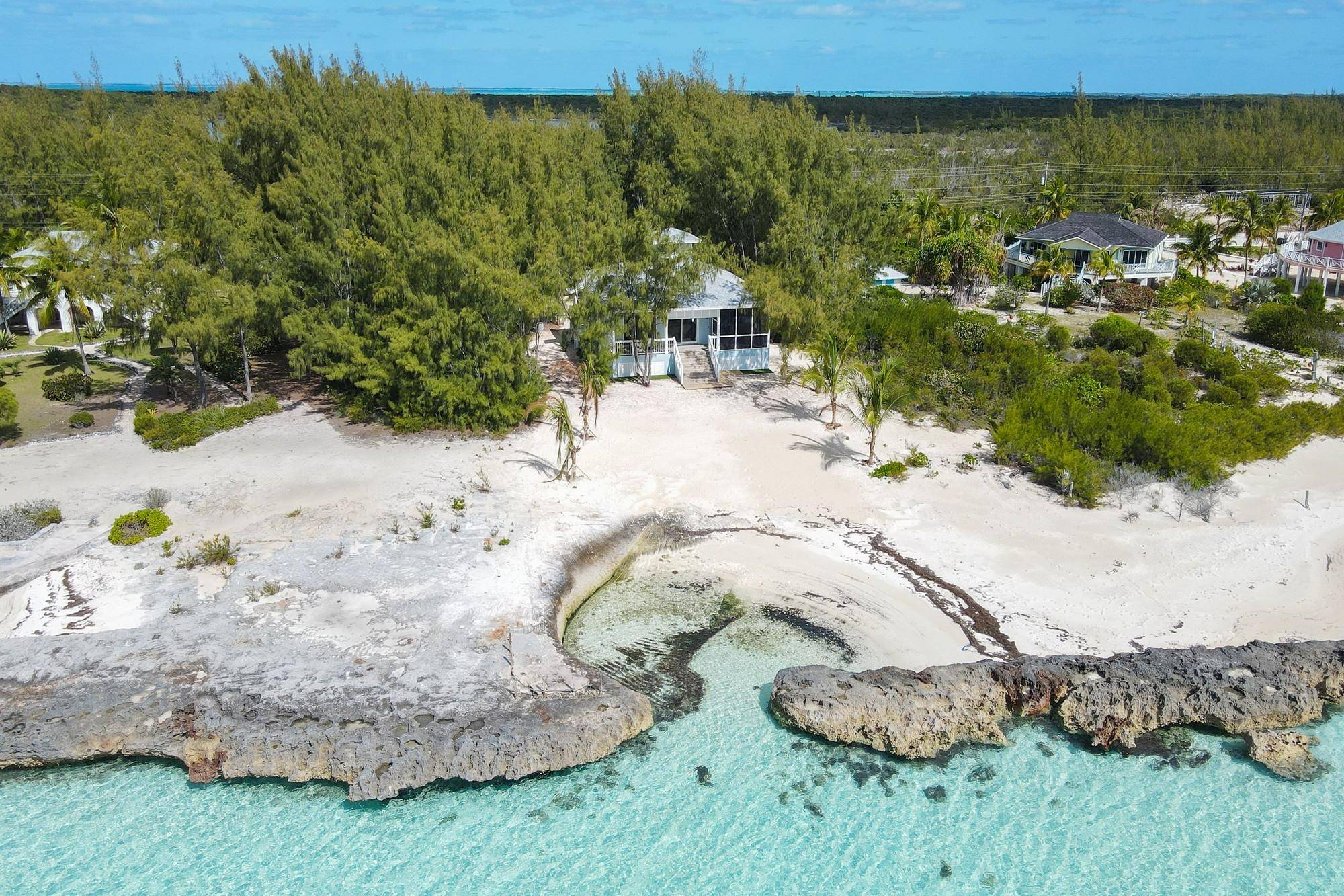 BEACHFRONT OASIS Single Family Home Eleuthera