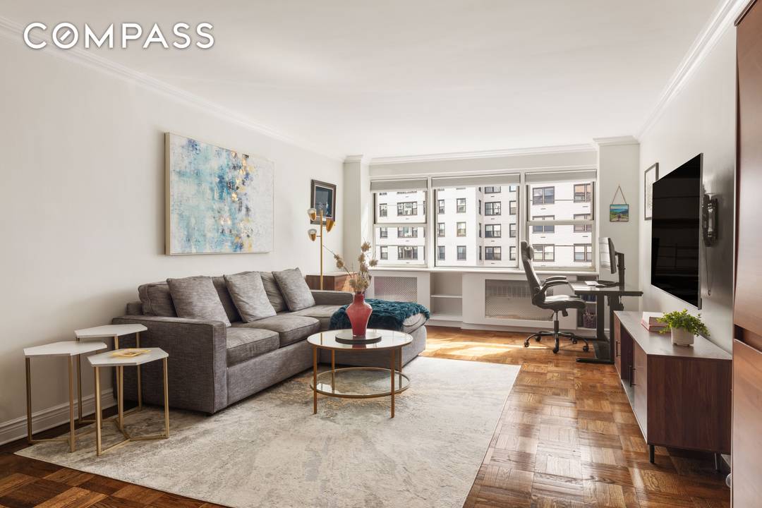A king sized one bedroom with the rare privilege of a key to Gramercy Park an offering that defines classic Manhattan exclusivity.