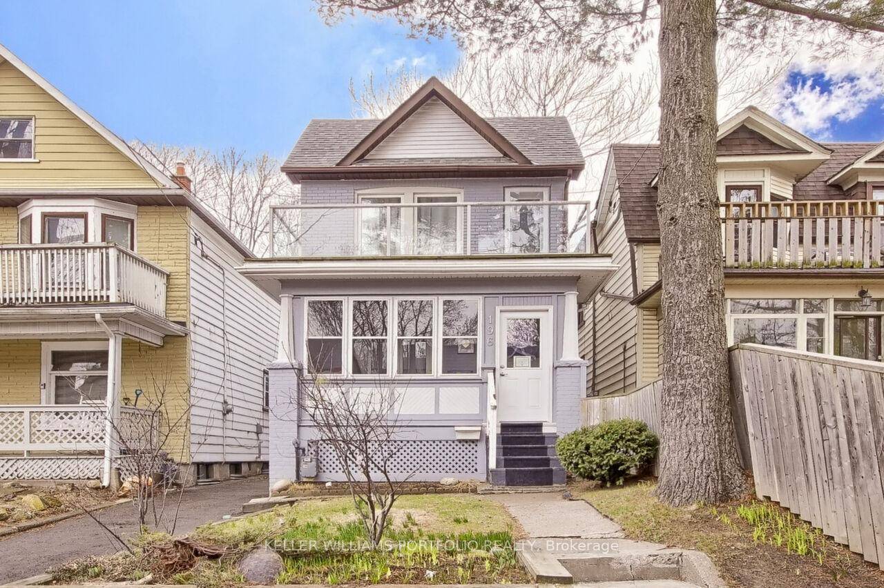 Fabulous 3 Bed 3 Bath Home In Upper Beaches On A Quiet Family Friendly Street !