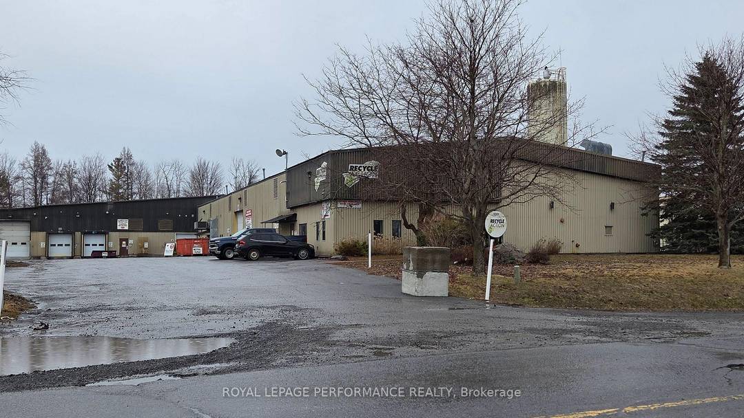 Exceptional E2 zoned industrial steel and concrete block building on approximately 3 acres of land ideal for logistics, warehousing, fleet operations, or contractor use.