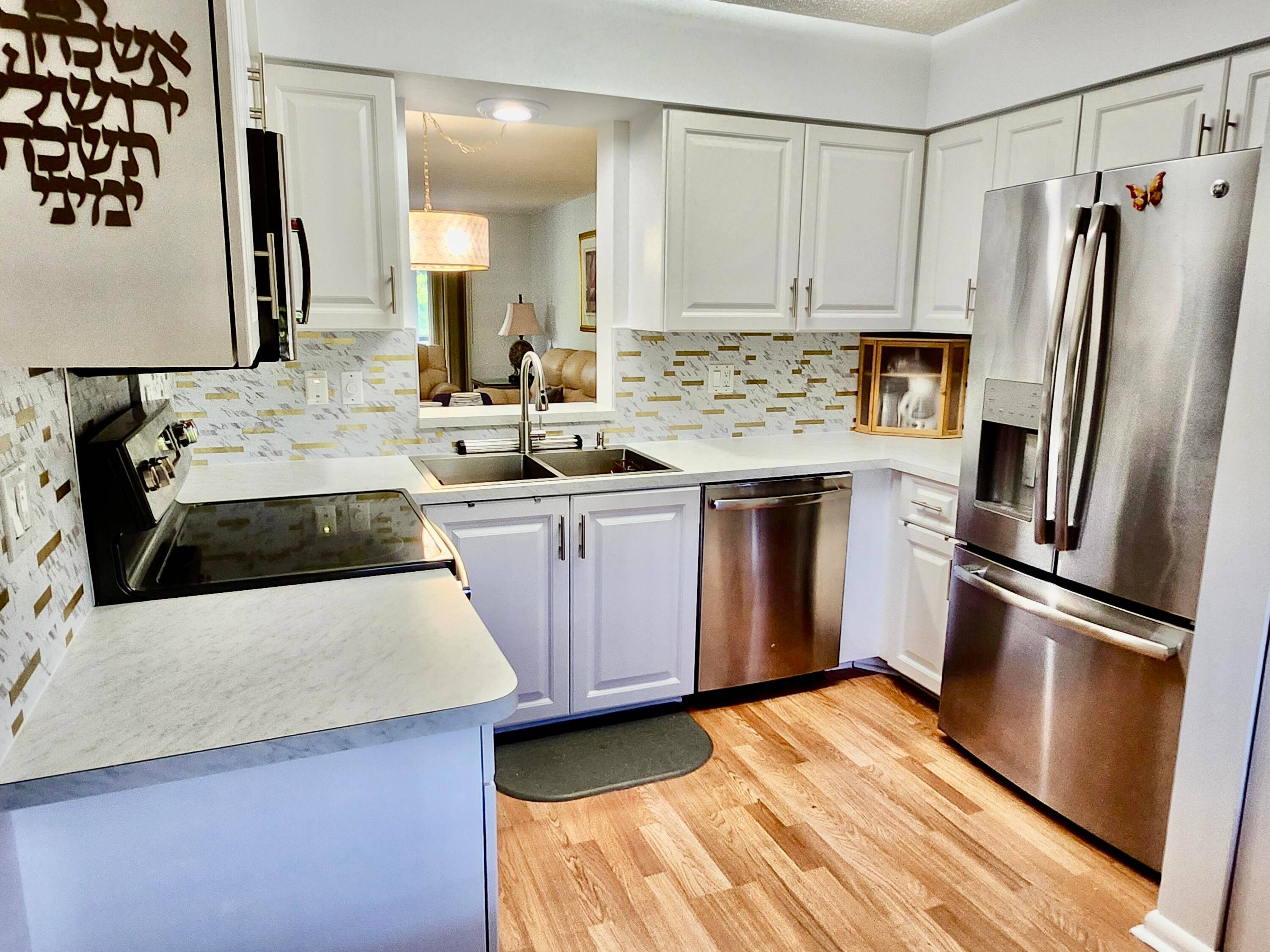 Beautiful 2 bedroom, 2 bath, 4th floor penthouse condo in the extremely active over 55 community of Huntington Lakes.