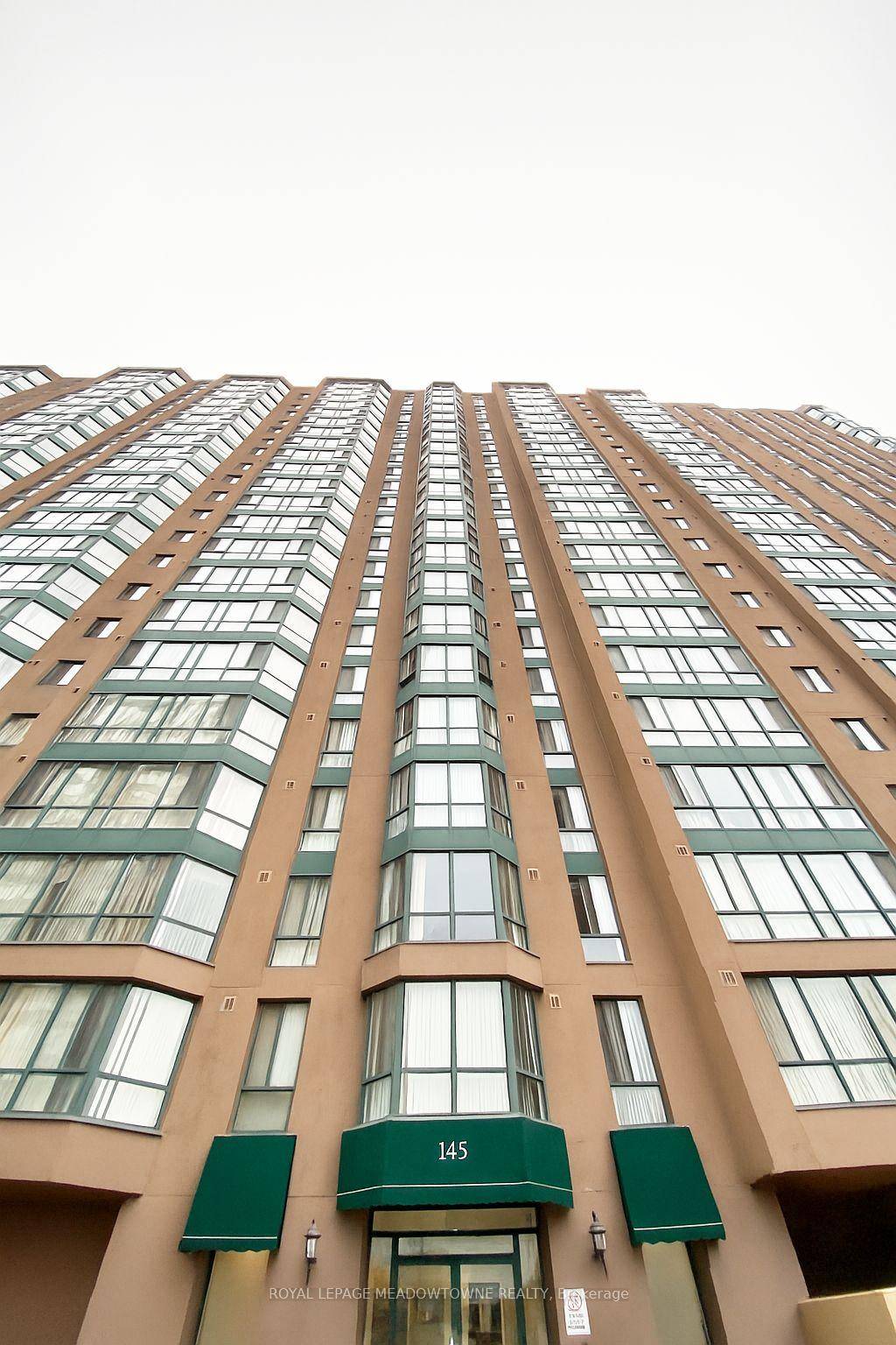 Click onto the Photos to see this amazing rental apartment.