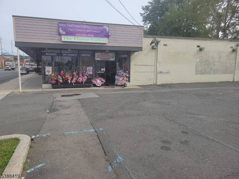 Well established Florist in an excellent Location.