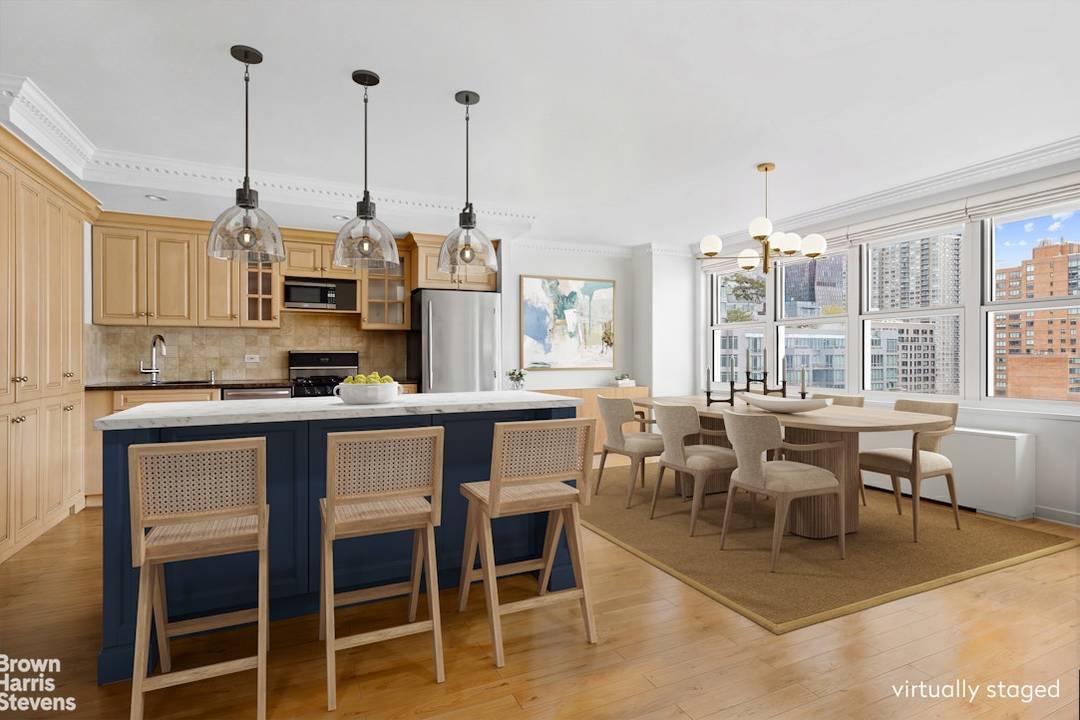 LOFT LIVING WITH AMAZING SPACE AND LIGHT Bathed in natural light and defined by soaring open space, this stunning apartment offers a rare opportunity to own a truly flexible home.