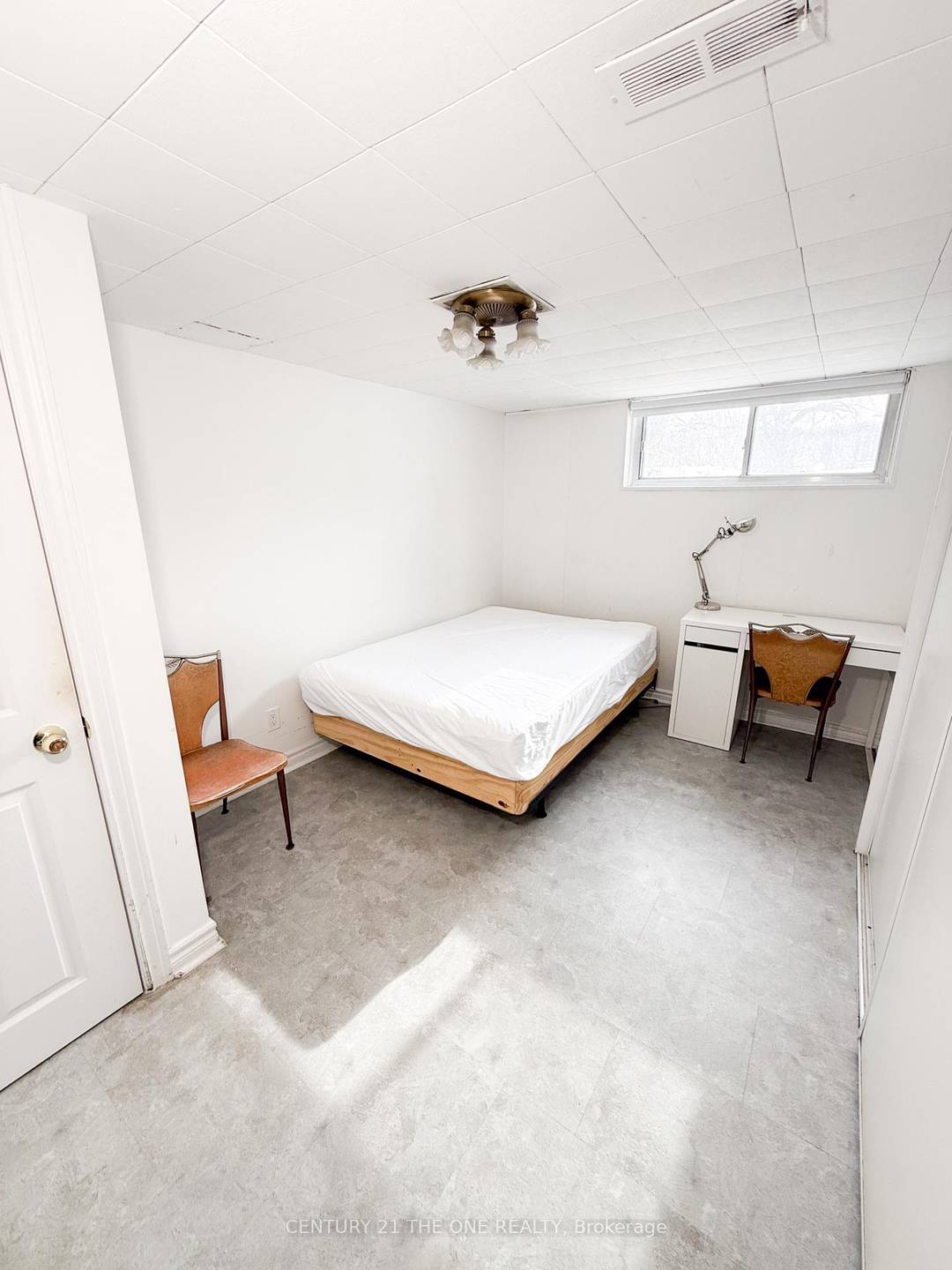 Welcome to this well maintained furnished basement room for rent located in the highly desirable Newtonbrook West community, near the convenient intersection of Bathurst Street and Drewry Avenue.