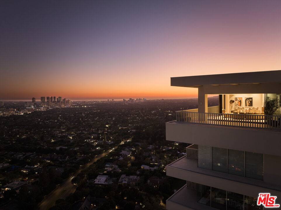 9255   Doheny Rd 3BR Sunset Strip La