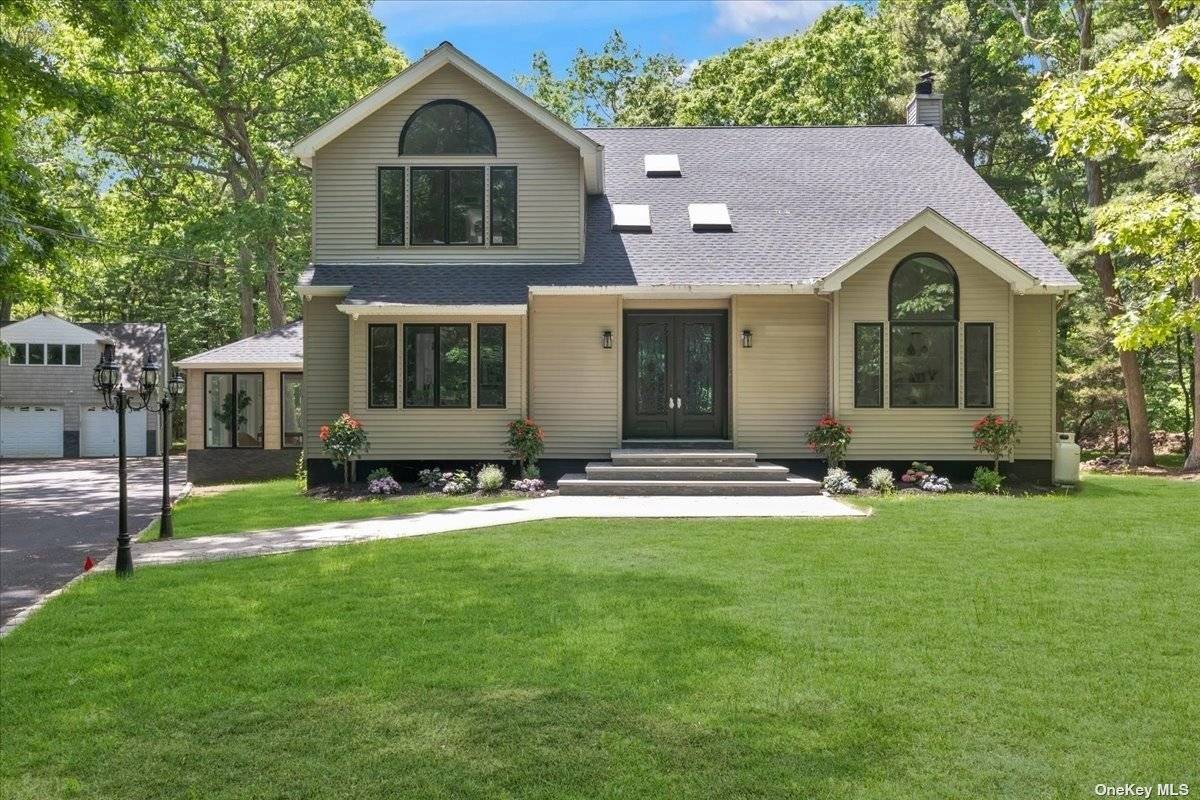 Stunning Renovated Colonial at 217 Dix Hills Road, Dix Hills Welcome to your dream home !