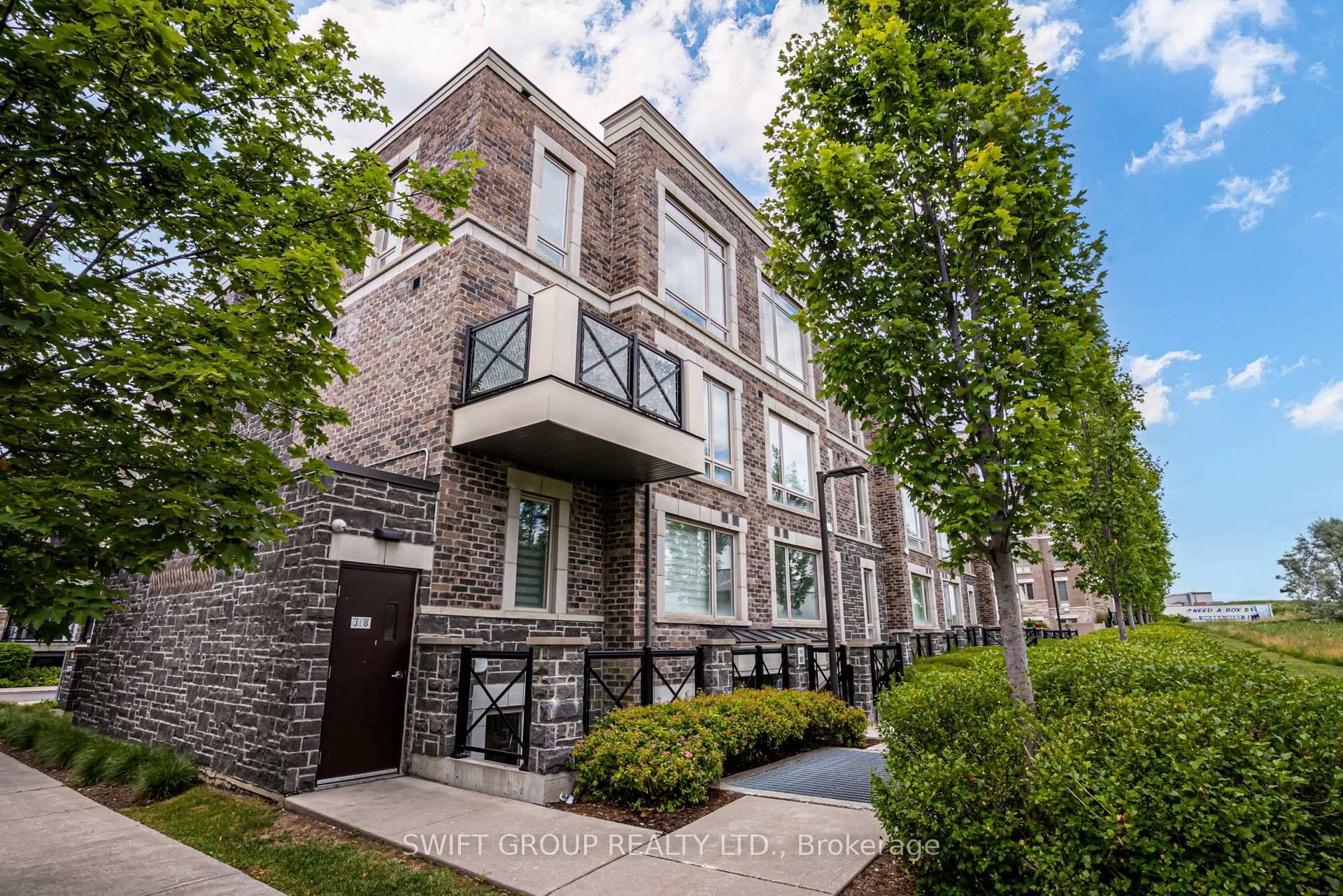 Welcome to This Modern Stacked Townhouse Lindvest I Lincoln Model !