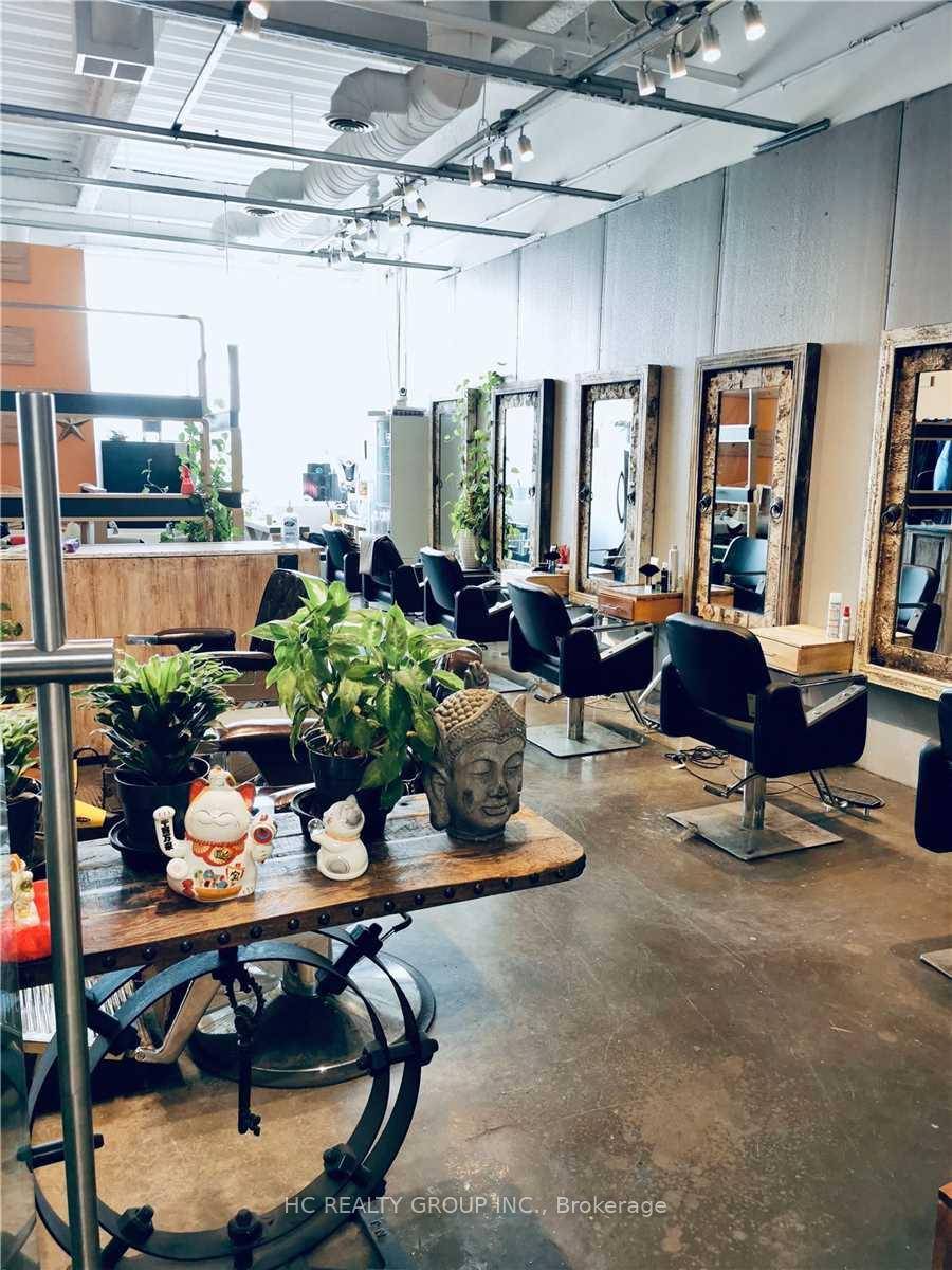 Client RemarksLocated in the heart of Markham at South Unionville Square, Solon Stars is a well established retail and service business offering an excellent opportunity for entrepreneurs or investors.