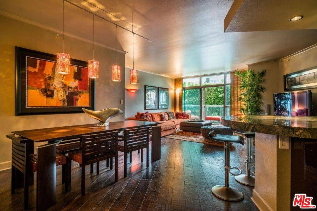 13700   Marina Pointe Dr 3BR Marina Del Rey La